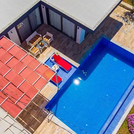 Yagmur Uezuemlue Villa *