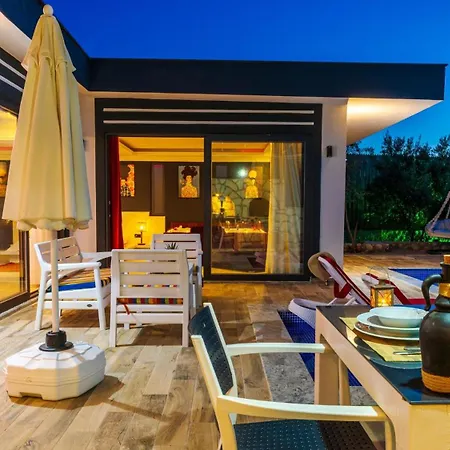 Yagmur Uezuemlue Villa Kas