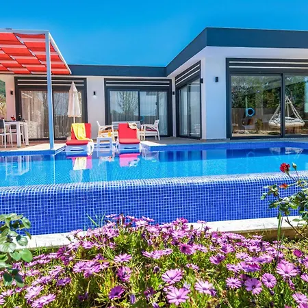 Yagmur Uezuemlue Villa