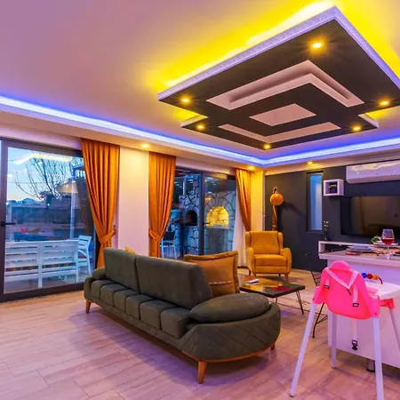 فيلة Yagmur Uezuemlue كاس