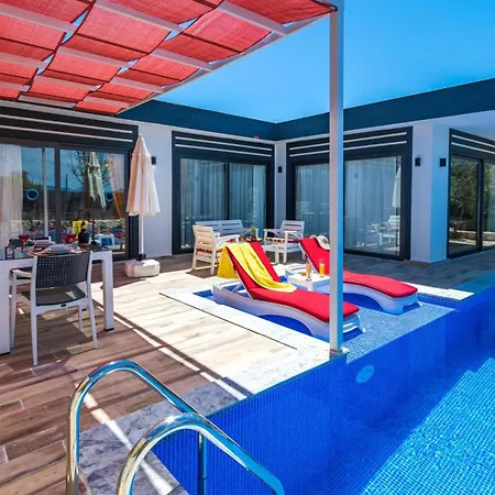 Yagmur Uezuemlue * كاس