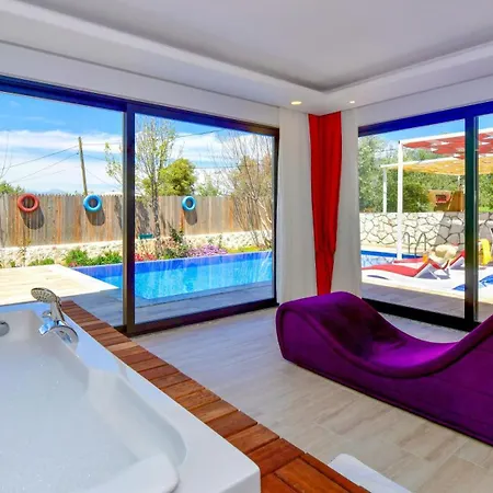 Yagmur Uezuemlue * كاس