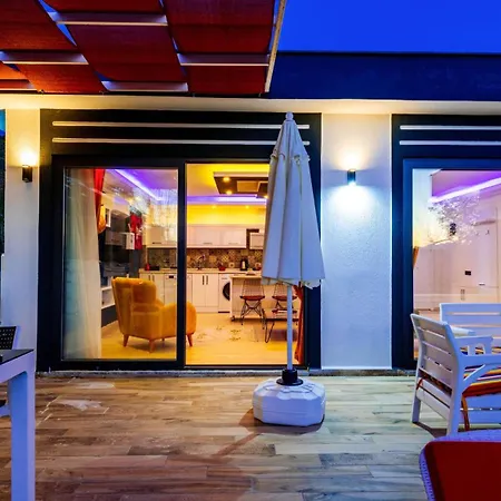 Vila Yagmur Uezuemlue Kaş